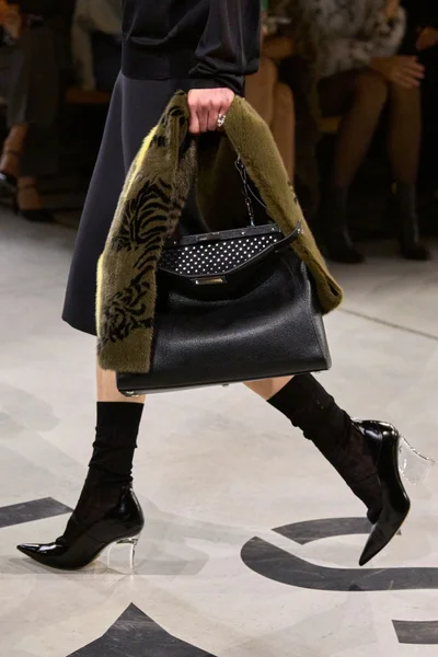 Look 32